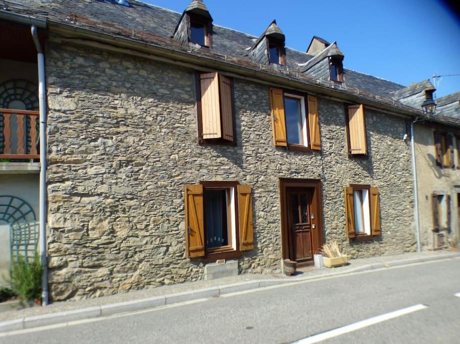 Maison Familiale Pour 8 Saint-Aventin Luaran gambar
