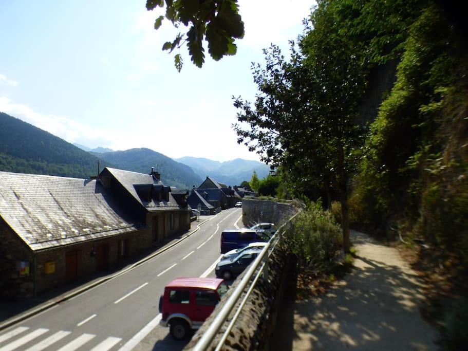 Maison Familiale Pour 8 Saint-Aventin Luaran gambar