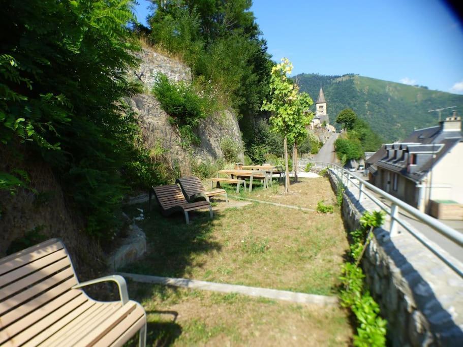 Maison Familiale Pour 8 Saint-Aventin Luaran gambar