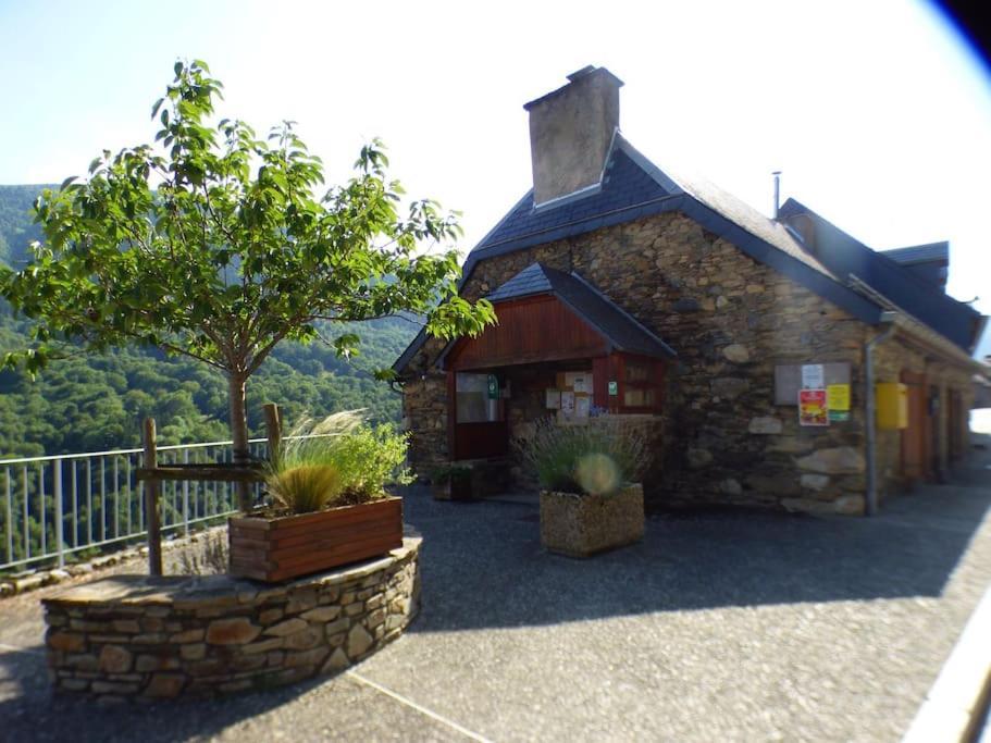 Maison Familiale Pour 8 Saint-Aventin Luaran gambar