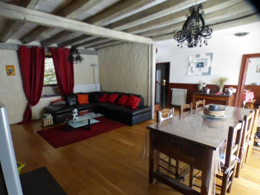 Maison Familiale Pour 8 Saint-Aventin Luaran gambar