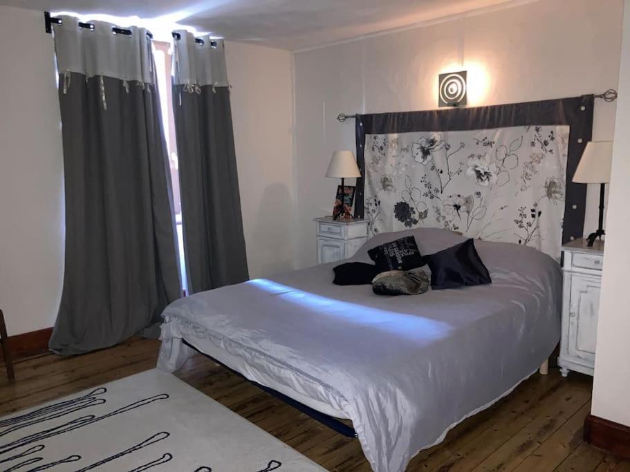 Maison Familiale Pour 8 Saint-Aventin Luaran gambar