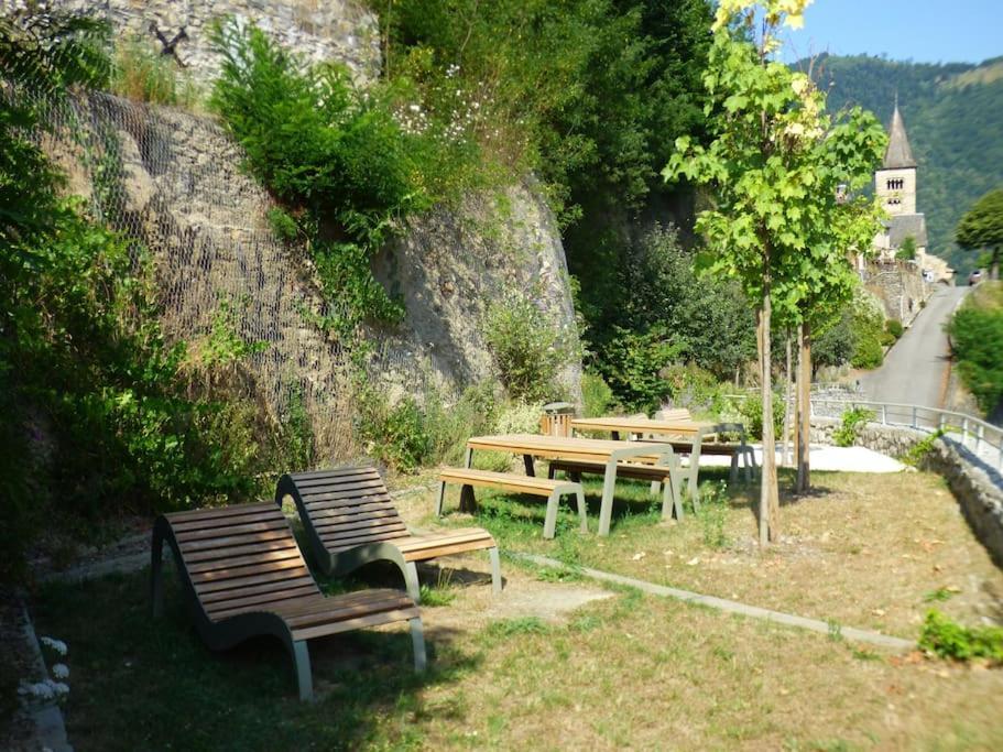 Maison Familiale Pour 8 Saint-Aventin Luaran gambar