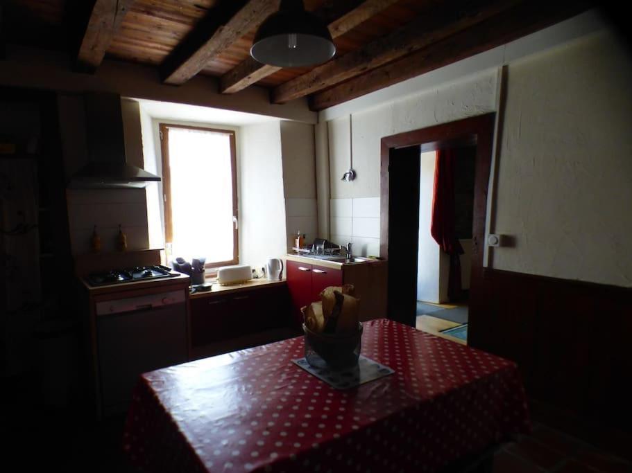 Maison Familiale Pour 8 Saint-Aventin Luaran gambar